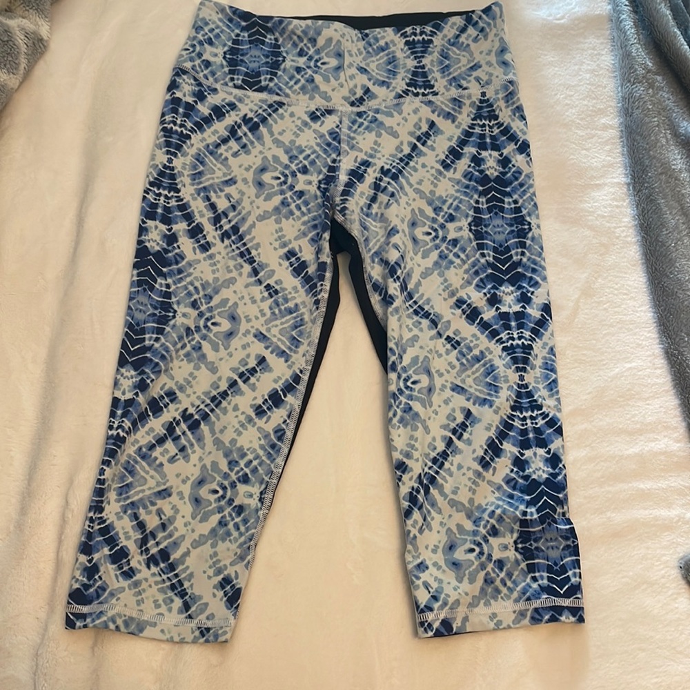 Victoria secret cropped leggings size M/L